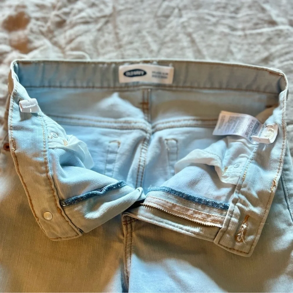 3/$19 Old Navy/Gap Relaxed Slim built-in-tough light wash jeans
